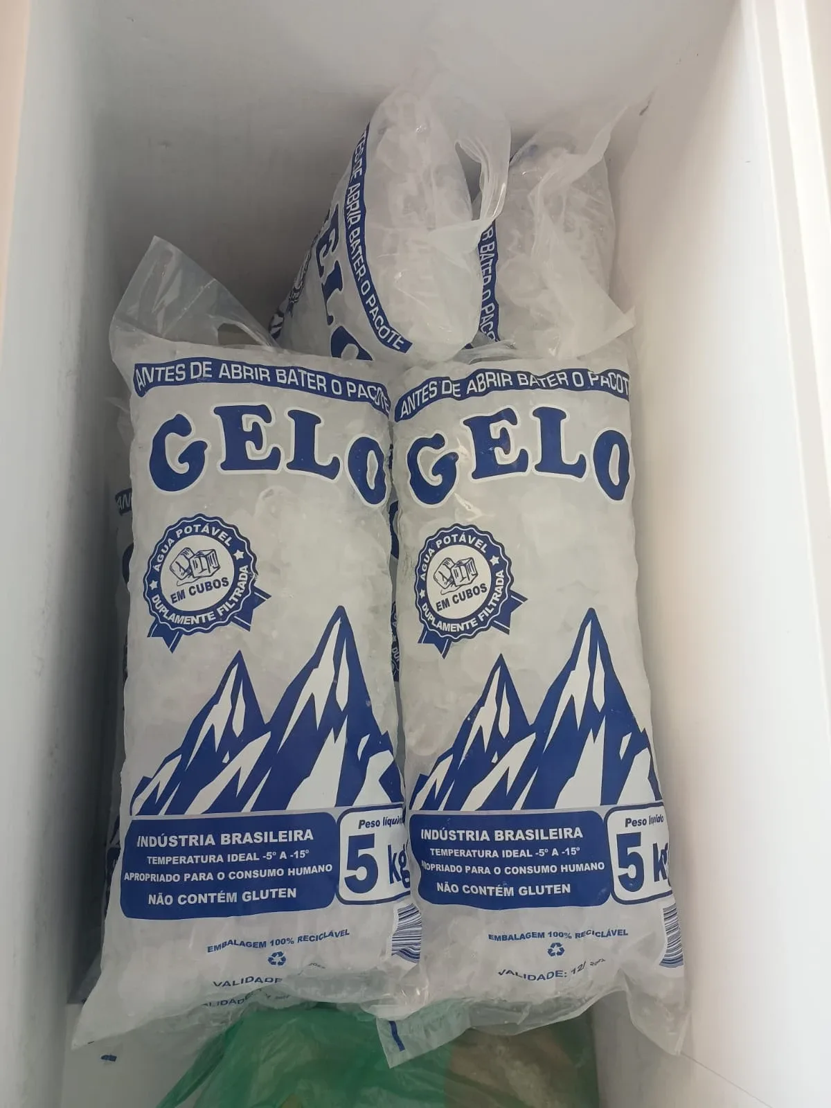 Gelo em Cubos Saco de 3 Kilos